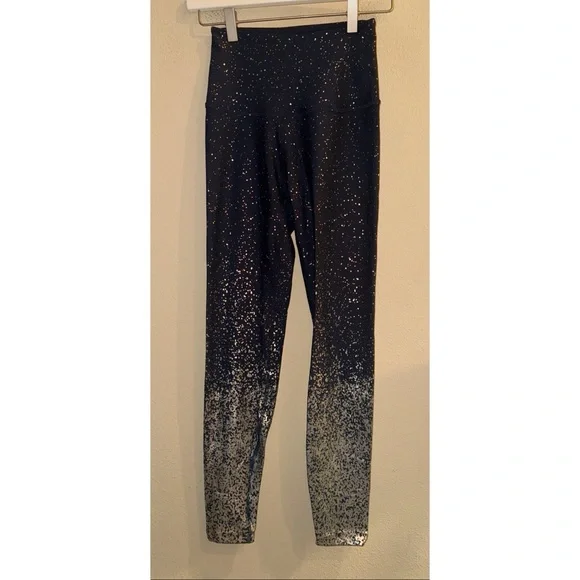 Beyond Yoga High Waisted Ombre Navy and Silver Leggings Size Small‎ - Picture 3 of 7